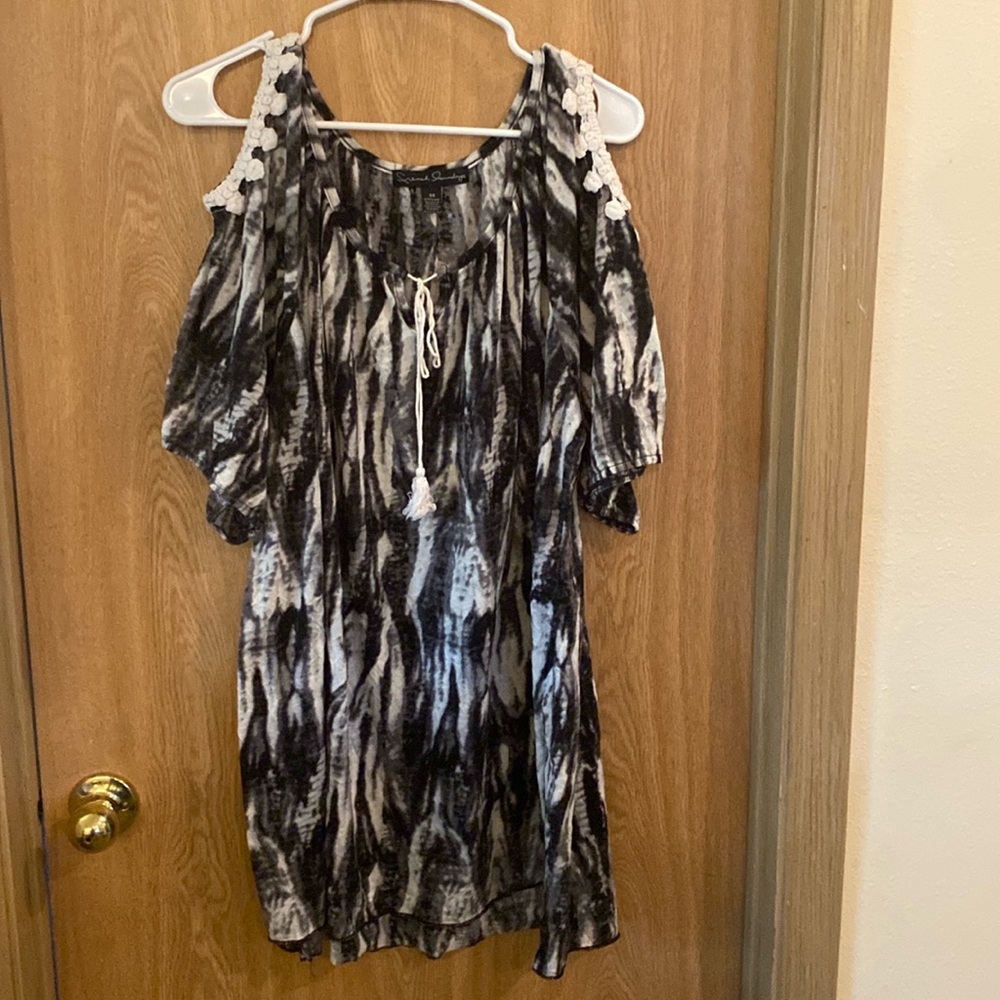 French Laundry Black & White Cold Shoulder Short Sleeve T-shirt Size 3X